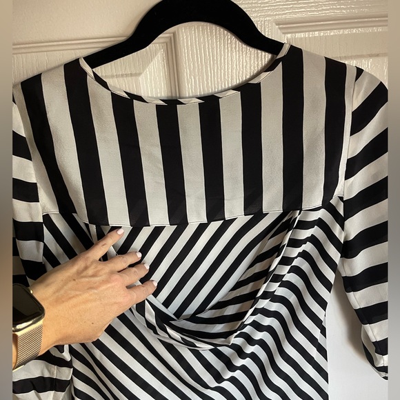 BCBG striped blouse with open back - Picture 3 of 4